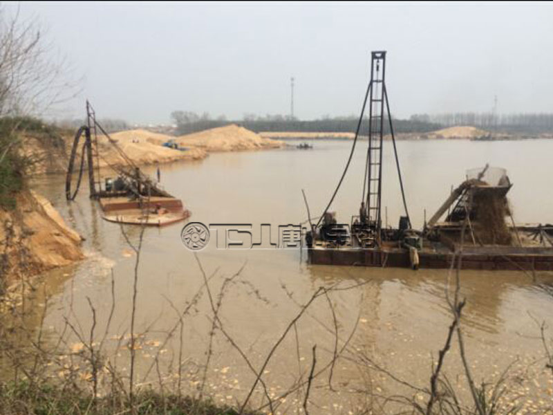 無節(jié)制開采河沙，河堤受損嚴(yán)重