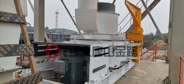 錘破、對(duì)輥破、立軸沖擊破三種制砂設(shè)備優(yōu)劣對(duì)比