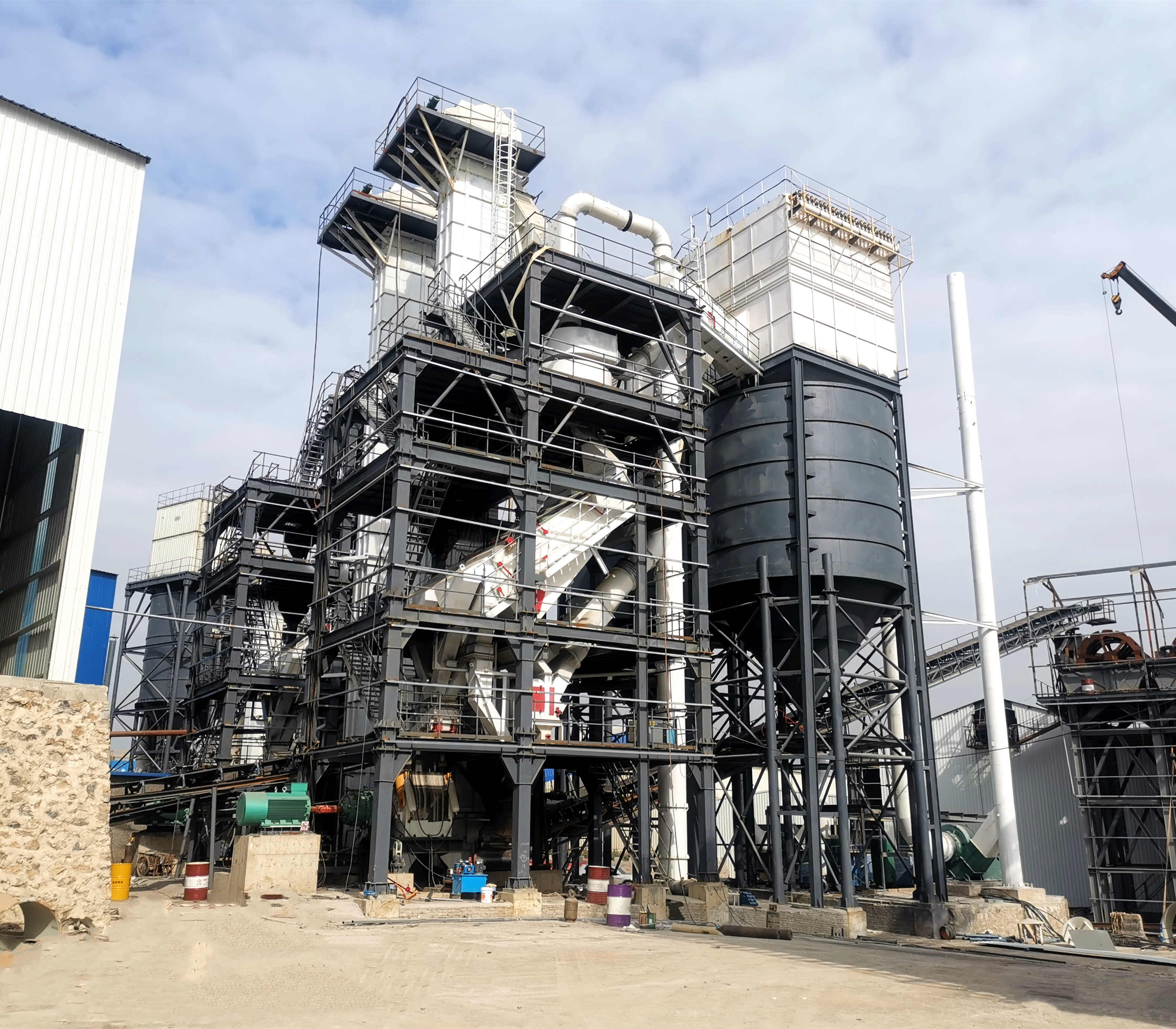 塔樓式制砂生產(chǎn)線（制砂樓），實(shí)現(xiàn)生產(chǎn)空間的最大化利用